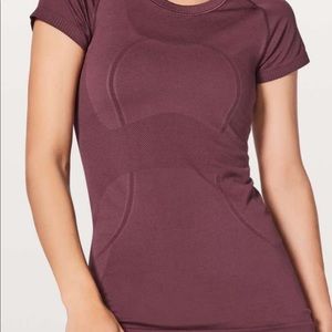 Size 4 lulu maroon swiftly tech tee